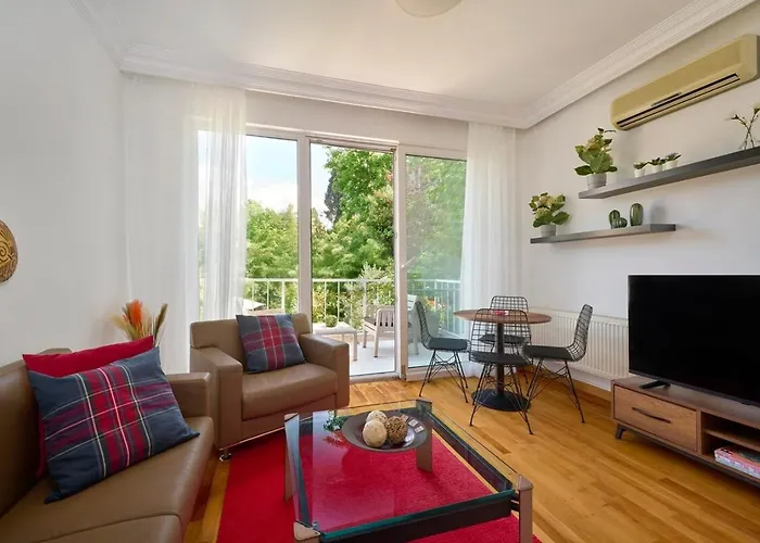 Private Modern Duplex 2Bed1Bath W Terrace! #76
